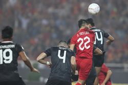 Việt Nam 2-0 Indonesia: Người hùng Tiến Linh