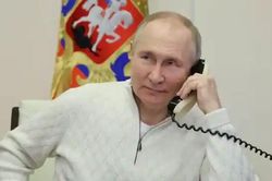Hành động gây xúc động của Tổng thống Nga Vladimir Putin