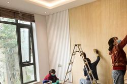 Dịch vụ dọn nhà giá tăng vẫn quá tải dịp cận Tết