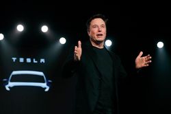 Elon Musk ghi tên mình vào danh sách Guinness vì thua lỗ