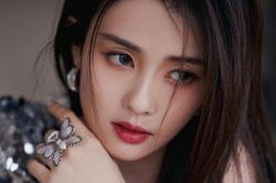 Không phải Địch Lệ Nhiệt Ba hay Triệu Lộ Tư, Bạch Lộc mới là sao nữ có giá trị thương mại cao nhất 2022
