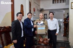 Lãnh đạo Sở Nội vụ thăm nhân chứng từng công tác tại Hoàng Sa