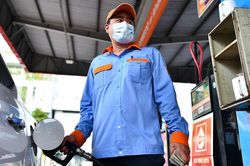 Giá xăng giữ nguyên