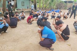 Tạm giữ 30 người đánh bạc ở Phú Quốc