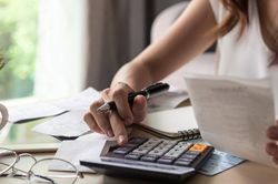 Bí quyết để chi tiêu 'thả ga' không lo 'cháy túi' dịp Tết