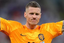 Tin chuyển nhượng 11/1: Weghorst cập bến MU, Chelsea nhắm 'thần đồng' Bỉ
