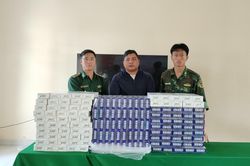 Tạm giữ nam thanh niên vận chuyển 1.500 gói thuốc lá ngoại nhập lậu