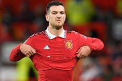 Man United nhận tin kém vui trước trận 'đại chiến' Man City