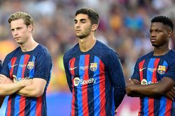 Barcelona bán tháo 3 ngôi sao trên hàng công