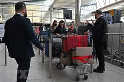 Anh phát hiện lượng nhỏ urani trong kiện hành lý ở sân bay Heathrow