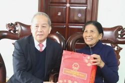 Chính trị - Xã hội An sinh xã hội Phó Bí thư Thường trực Tỉnh ủy Phan Ngọc Thọ thăm, chúc tết các Anh hùng lực lượng vũ trang, Bà Mẹ Việt Nam Anh hùng
