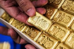 Giá vàng thế giới củng cố đà tăng, chênh lệch với trong nước còn hơn 13 triệu đồng/lượng