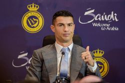 Ronaldo không thể cưỡng lại sức hút từ Saudi Arabia