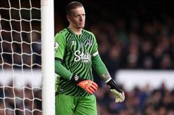Tin nóng bóng đá sáng 12/1: MU nhắm Pickford thay De Gea