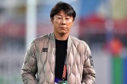 Sự nghiệp HLV Shin Tae-yong bị ảnh hưởng nặng nề sau trận thua Việt Nam