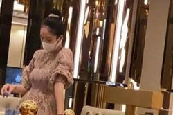 Dương Cẩm Lynh lên tiếng về hình ảnh đánh bài