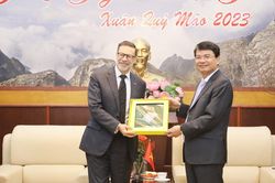 Bí thư Tỉnh ủy Đặng Xuân Phong tiếp xã giao Đại sứ đặc mệnh toàn quyền Australia tại Việt Nam