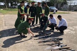 Tiêu hủy hàng trăm vũ khí, vật liệu nổ và công cụ hỗ trợ