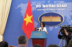 Phối hợp tạo điều kiện thuận lợi cho việc đi lại giữa Việt Nam - Trung Quốc