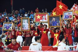 Người hâm mộ 'tiếp lửa' đội tuyển Việt Nam tại chung kết AFF Cup 2022