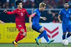 Màn trình diễn khác biệt của Theerathon trong đêm Quang Hải mờ nhạt