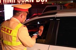 Sau tiệc tất niên, người đàn ông bị tước giấy phép lái xe… gần 2 năm