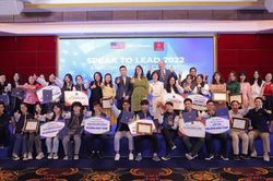 Tìm ra đội chiến thắng trong cuộc thi hùng biện tiếng Anh toàn quốc 'Speak to Lead'
