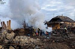Kiev trúng tên lửa, còi báo động rền vang khắp Ukraine