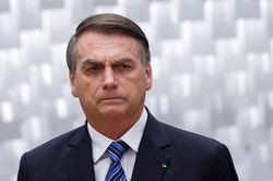 Brazil đảo ngược lệnh cấm 100 năm của cựu Tổng thống Bolsonaro