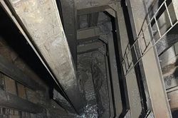 Vụ cháu bé lọt trụ bê tông ở Đồng Tháp: Cứu hộ gặp khó bởi tầng đất sét cứng