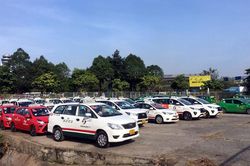 Đưa vào hoạt động bãi đỗ taxi miễn phí ở sân bay Tân Sơn Nhất