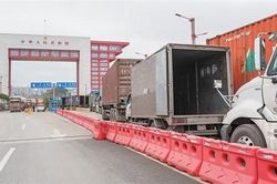 Trung Quốc mở cửa: Hàng hóa lưu thông nhanh, nhu cầu chi tiêu giảm