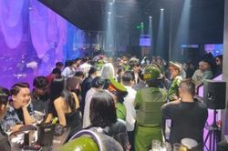 5 khách và nhân viên dương tính ma túy trong quán bar mới mở