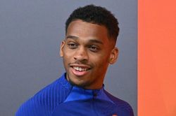 Tin bóng đá MU 16/1: HLV Ten Hag muốn đưa thêm 3 sao Hà Lan về MU