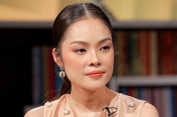 Giữa lúc nợ nần, Dương Cẩm Lynh phải thanh lý đồ, không dám mặc đẹp ra đường