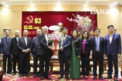 Giám mục Giáo phận Đà Nẵng và Ủy ban Đoàn kết Công giáo chúc tết thành phố