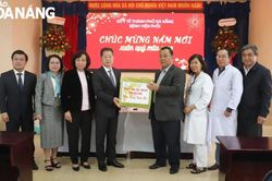 Bí thư Thành ủy Nguyễn Văn Quảng thăm, chúc Tết các đơn vị