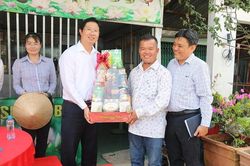 Lãnh đạo tỉnh chúc tết các đơn vị cá nhân trên địa bàn huyện Cao Lãnh