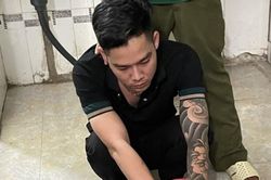 Khám xe chở pháo lậu lòi thêm lượng lớn ma túy