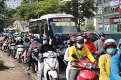 Tuần cuối trước kỳ nghỉ Tết Nguyên đán, đường phố TPHCM ra sao?