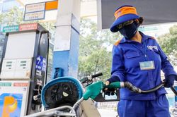 Điệp khúc 'hết xăng, còn dầu': Có nên sửa quy định dự trữ?