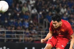 Đưa Thành Chung lên đá tiền đạo, ĐT Việt Nam vẫn không thể ghi bàn vào lưới Thái Lan