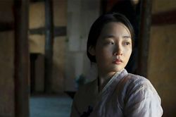 'Pachinko' Kim Min Ha sở hữu kỹ năng diễn xuất tuyệt vời nhưng gu thời trang quá tệ?