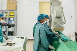 Cứu bệnh nhân vỡ giả phình động mạch gan hiếm gặp