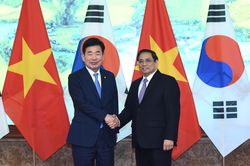Thủ tướng Phạm Minh Chính tiếp Chủ tịch Quốc hội Hàn Quốc Kim Jin-pyo