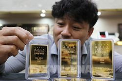 Giá vàng châu Á giảm phiên 17/1