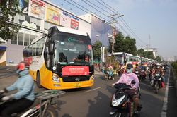 Saigon Co.op khởi hành 'Chuyến xe hạnh phúc' đưa người dân về quê đón Tết