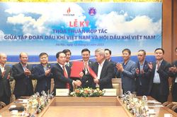 Petrovietnam và Hội Dầu khí Việt Nam ký kết thỏa thuận hợp tác