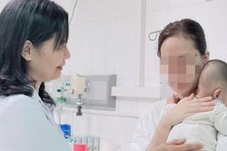 Cứu sống bé sinh non nặng 800 gam bị viêm phúc mạc do thủng ruột