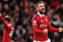 Ten Hag ca ngợi 'thủ lĩnh' Luke Shaw